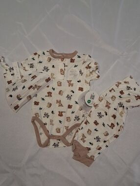 NWT Milkberry Neutral Animal Print Baby 3-Piece Set